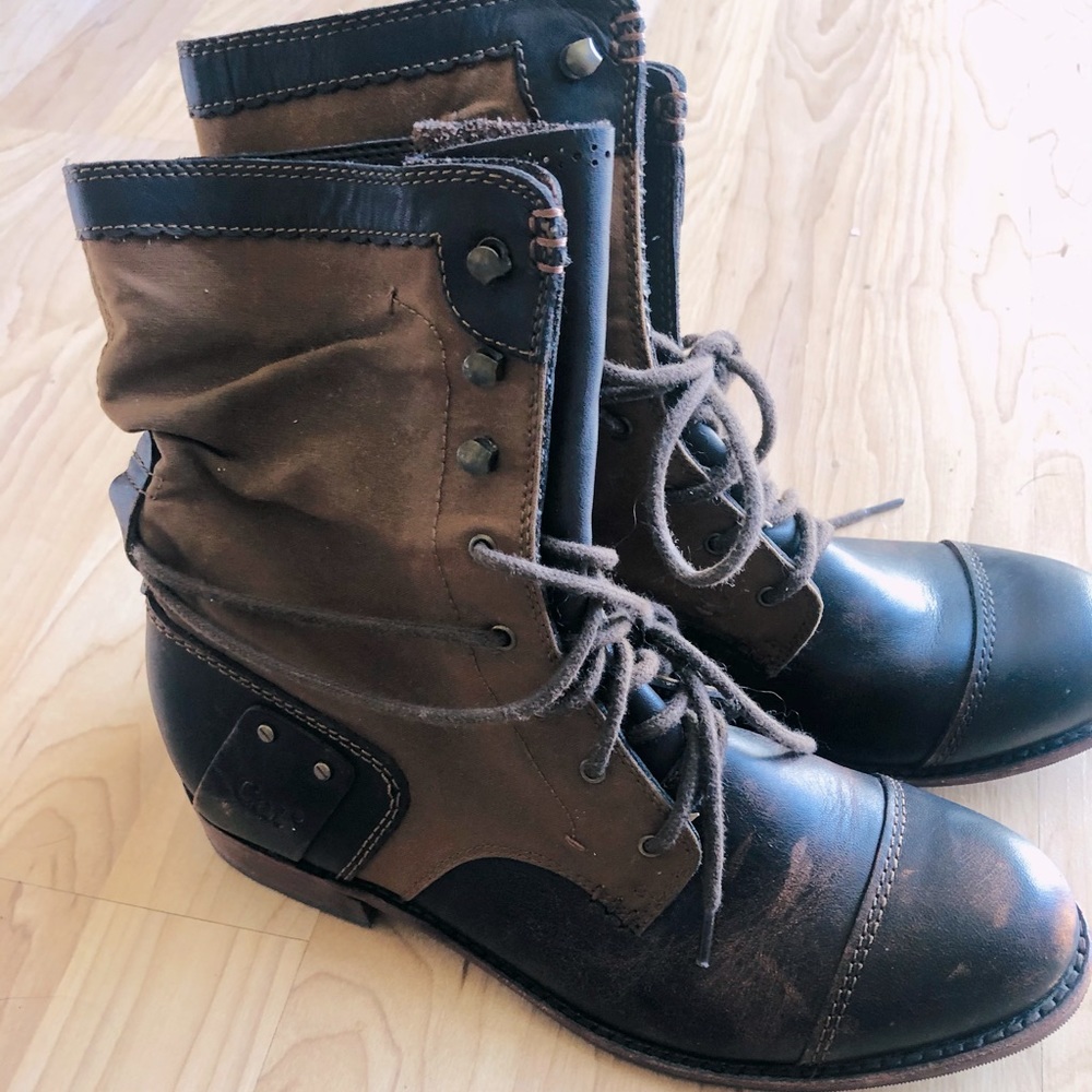 CAT boots